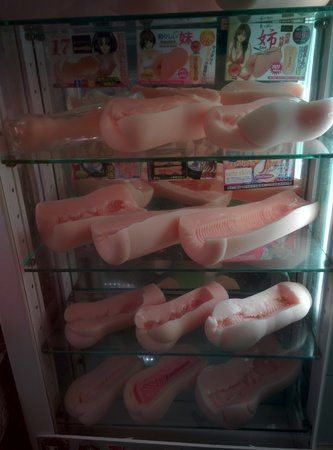 Vaginas de plástico en Sexhop en Akihabara, Tokyo